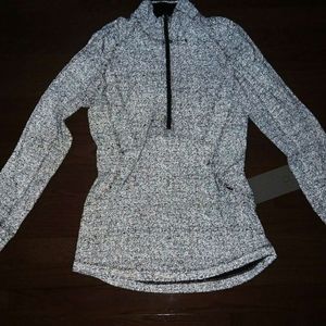 LULULEMON Extra Mile 1/2 zip REFLECTIVE.  Size 8.